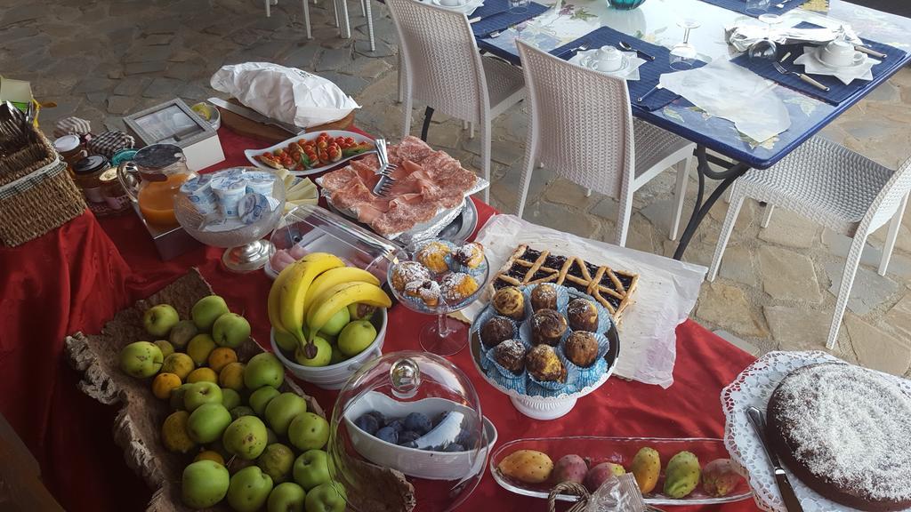 Il Belvederino Bed & Breakfast Brufa Bagian luar foto