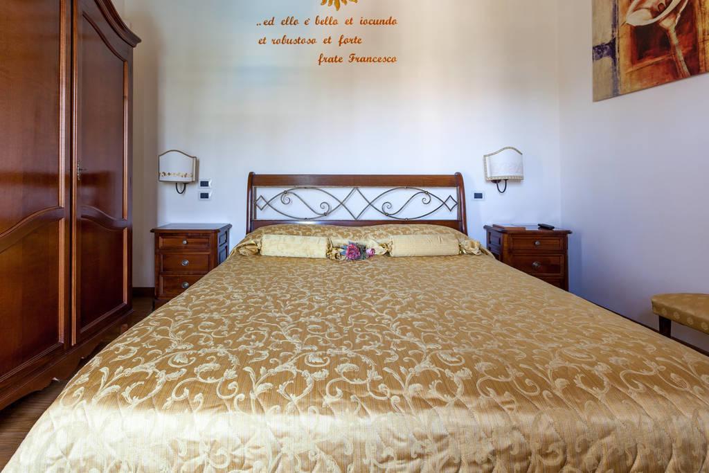 Il Belvederino Bed & Breakfast Brufa Bagian luar foto